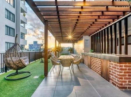 Inner City 1 Bedroom Apartment With Rooftop Pool And Parking - Serain Residences Brisbane Luaran gambar