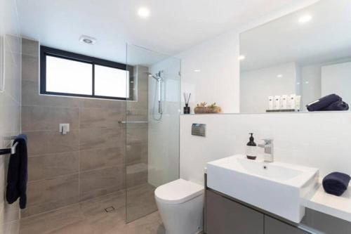 Inner City 1 Bedroom Apartment With Rooftop Pool And Parking - Serain Residences Brisbane Luaran gambar